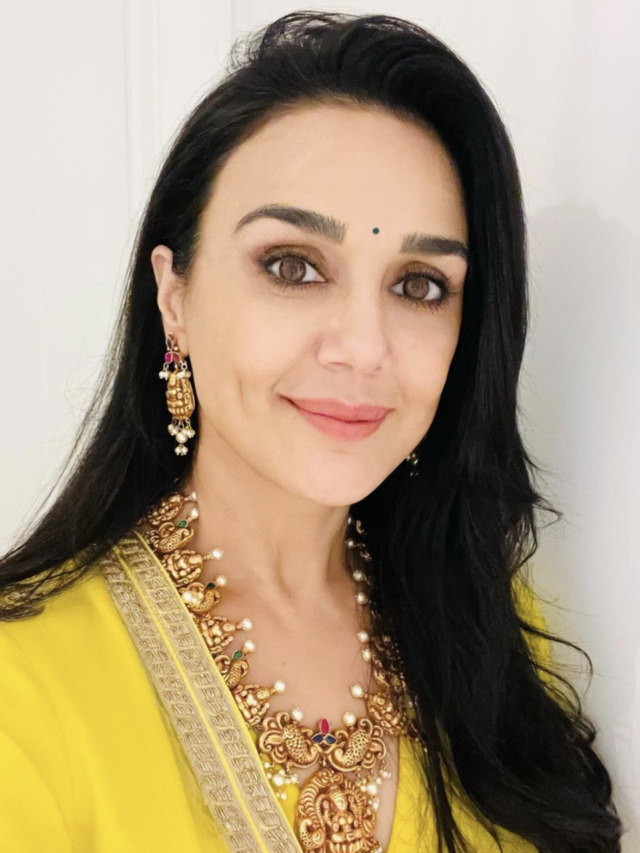 प्रीति जिंटा ने एक अनोखे अंदाज मे दी फैंस को क्रिसमस की बधाई, देखकर आपके होठो पर भी अजाएगी मुस्कान