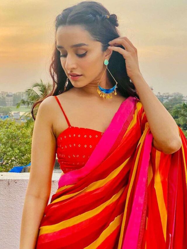 Shraddha-Kapoor-in-a-red-saree-by-Yam-India